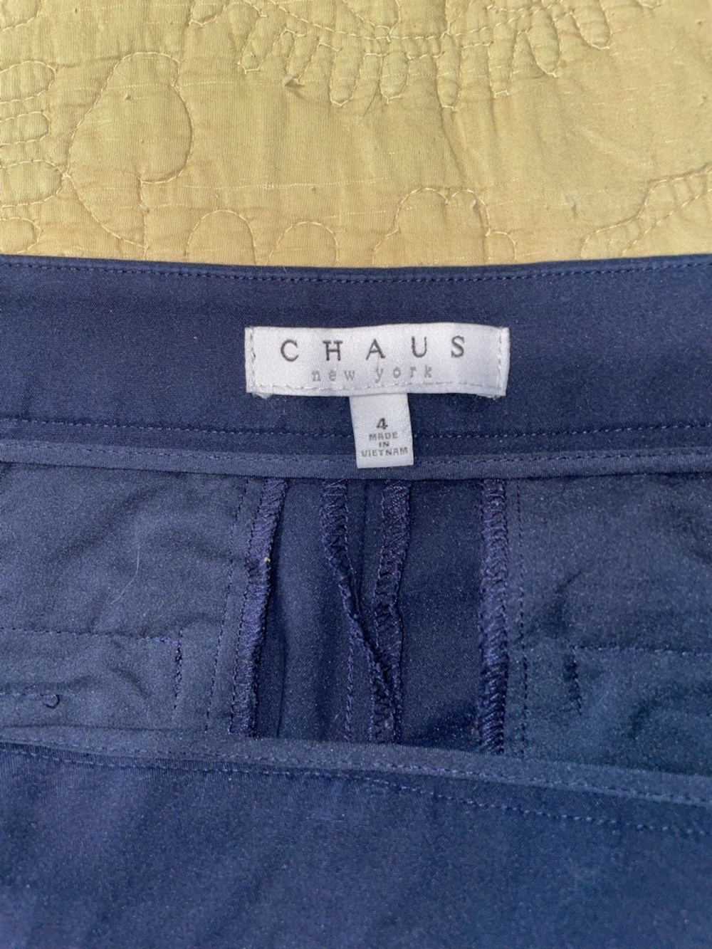Chaus size 4 Navy Blue Women's ankle pant with Tailored Waistband